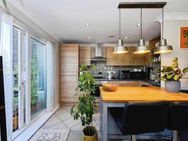 Flat for sale in Pachesham Park, Surrey