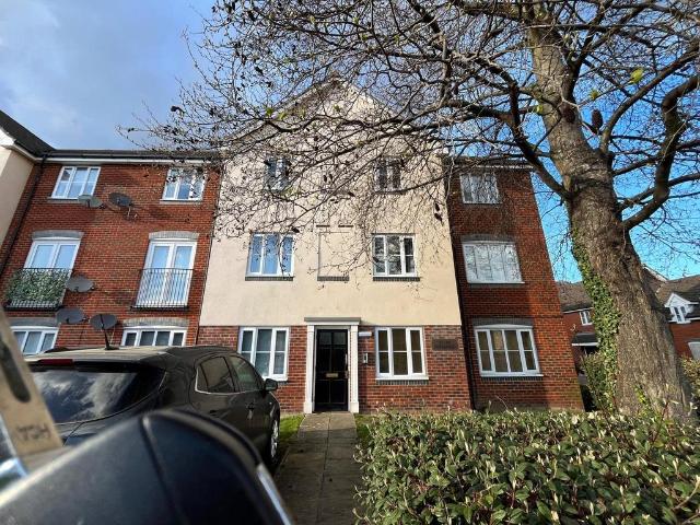 Flat for sale in Gravesend, Gravesham