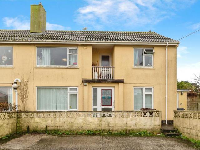 Flat for sale in Helston, Cornwall