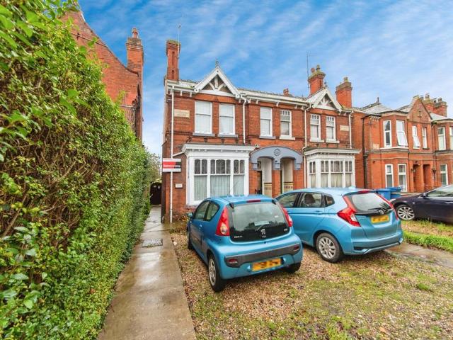 Flat for sale in Staniland, Boston
