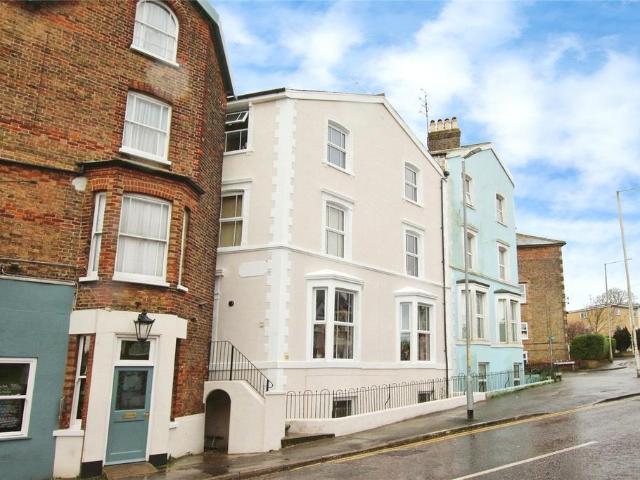 Flat for sale in Upton, Acol