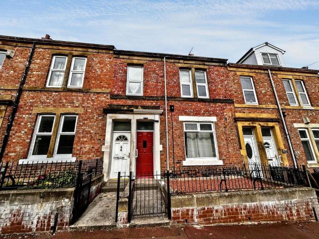 Flat for sale in Bensham, Tyne And Wear