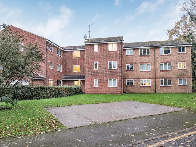 Flat for sale in Hornchurch, Greater London