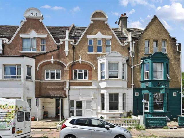 Flat for sale in Central, Heathlands