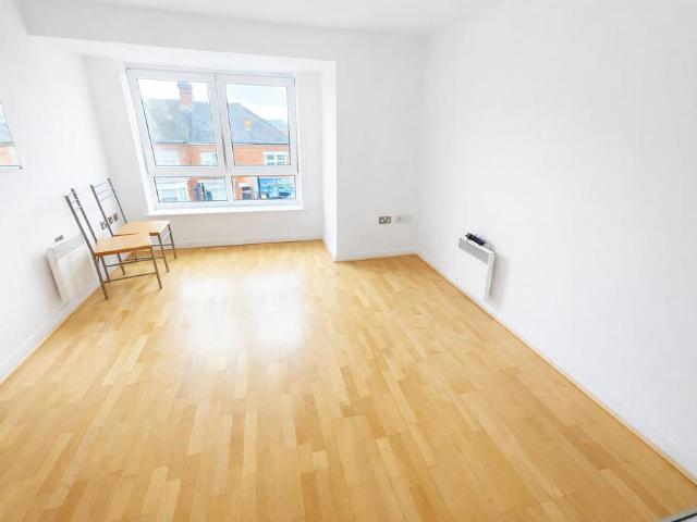 Flat for sale in Old Wharf, City Of Leicester