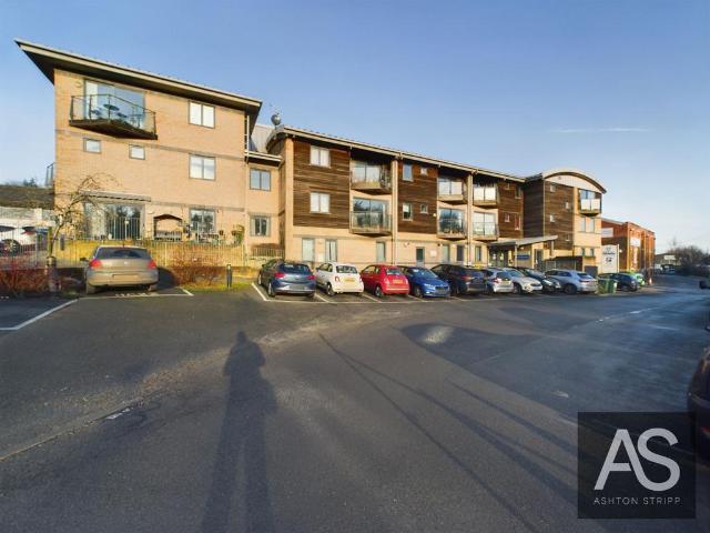 Flat for sale in Battle, Heathlands
