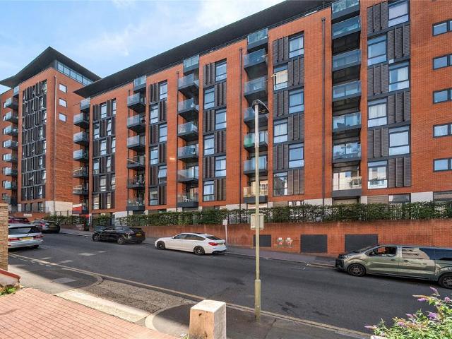 Flat for sale in Shortlands, Greater London