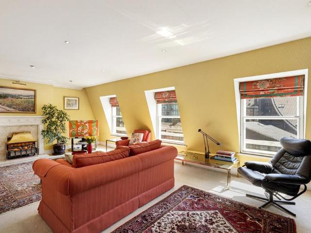 Flat for sale in Greater London