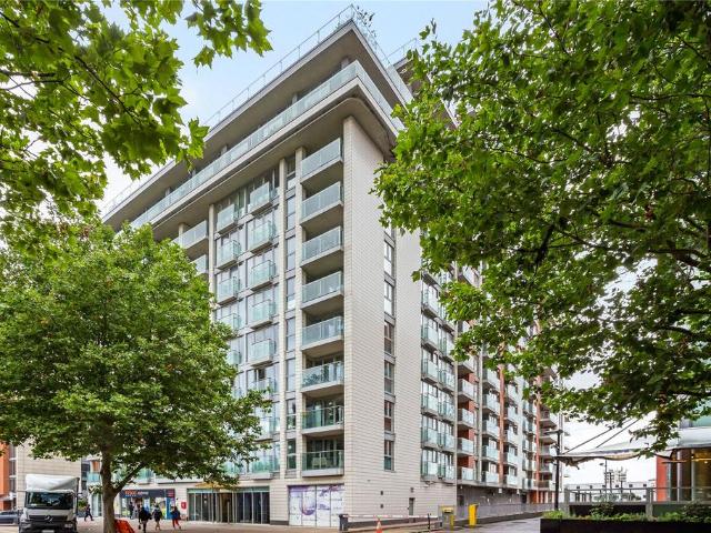 Flat for sale in Canning Town, Greater London