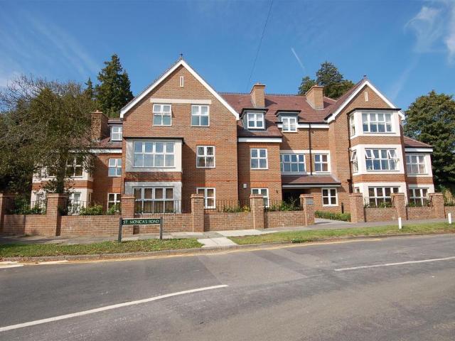 Flat for sale in Red Hill, Surrey