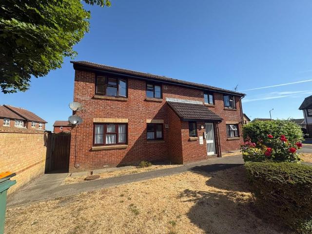 Flat for sale in Sandown Park, Kent