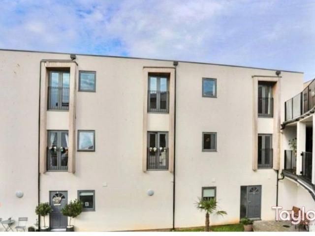Flat for sale in Oldway, Livermead
