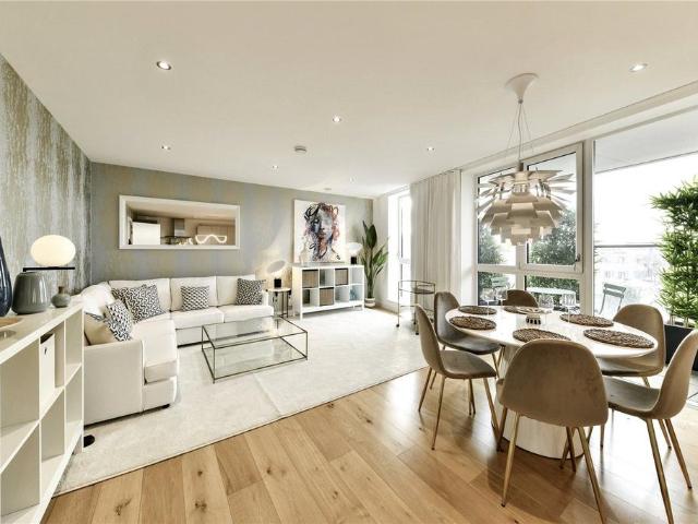 Flat for sale in London Borough of Hammersmith and Fulham, Greater London