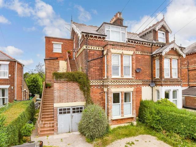 Flat for sale in Middle Deal, Ash