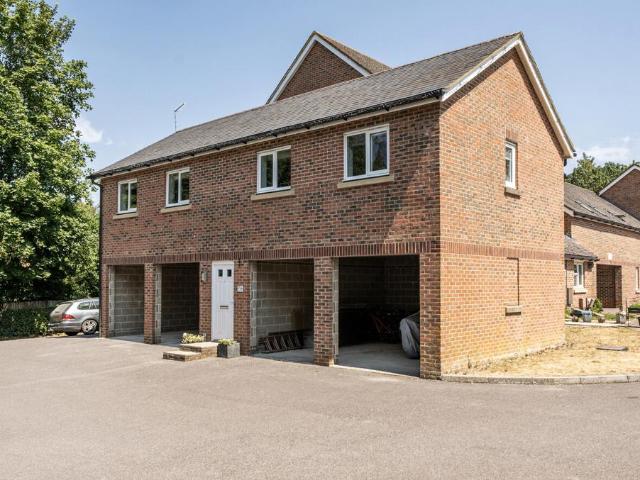 Flat for sale in New Alresford, Hampshire