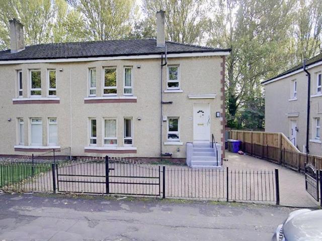 Flat for sale in Carntyne, Scotland