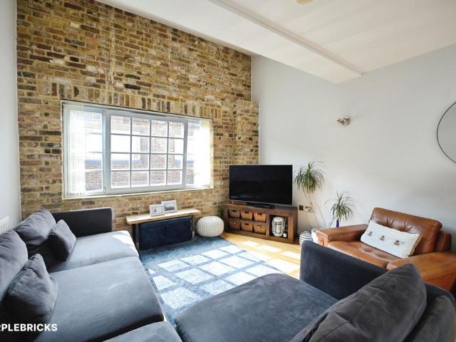 Flat for sale in Ardleigh Green, Greater London