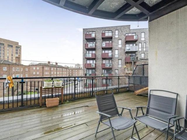 Flat for sale in London Borough of Tower Hamlets, Greater London