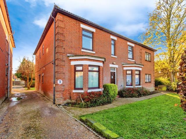 Flat for sale in Hollybrook, City Of Southampton