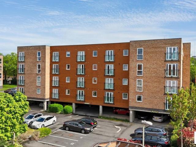 Flat for sale in Bede Island, Old Wharf