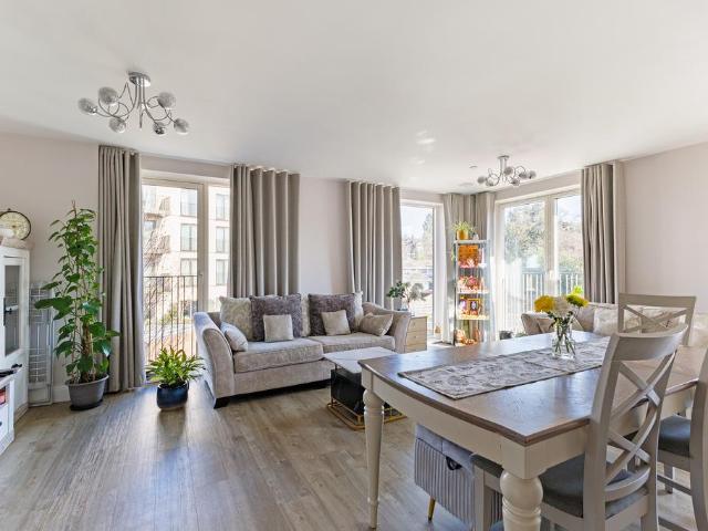 Flat for sale in Broadwater Down, Sandown Park