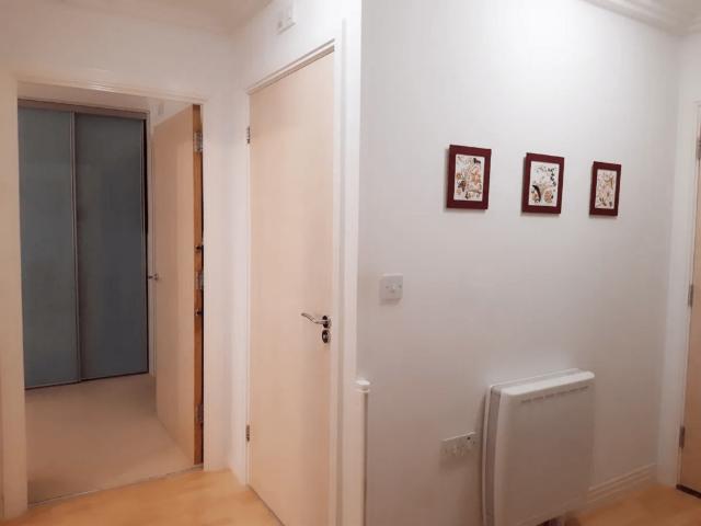 Flat for sale in London Borough of Ealing, Park Royal