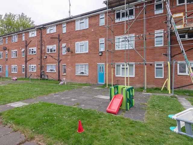 Flat for sale in Darlaston, West Midlands