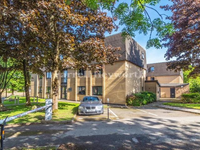 Flat for sale in Greaves, Bare