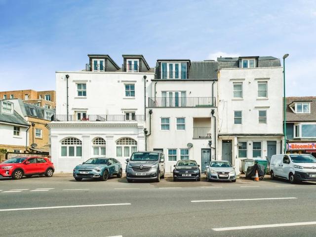 Flat for sale in Fishersgate, West Sussex