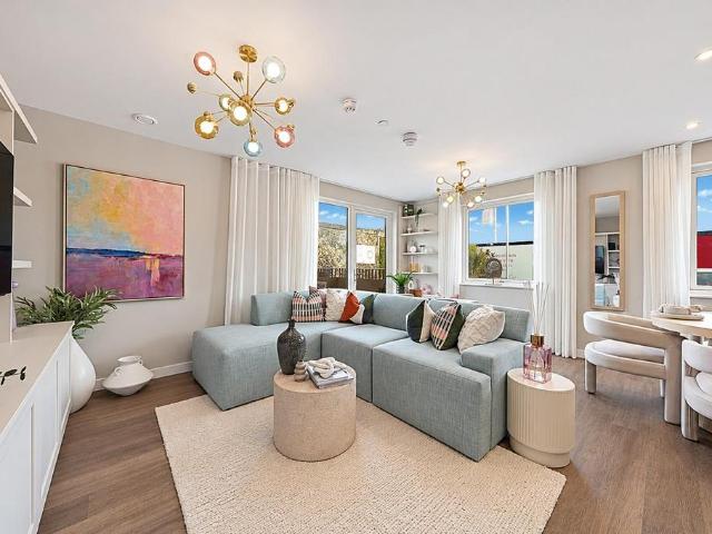 Flat for sale in London Borough of Lambeth, Greater London