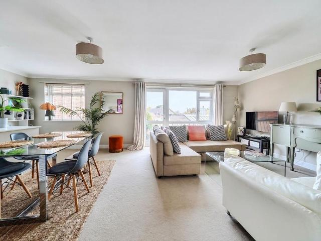 Flat for sale in Clewer Within, Windsor