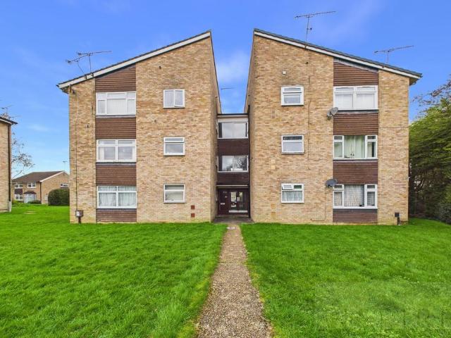 Flat for sale in Broadfield, Glynde