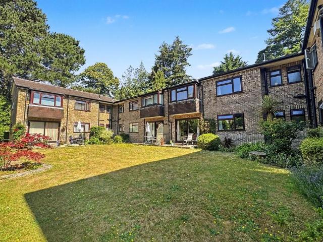 Flat for sale in Tricketts Cross, Ferndown