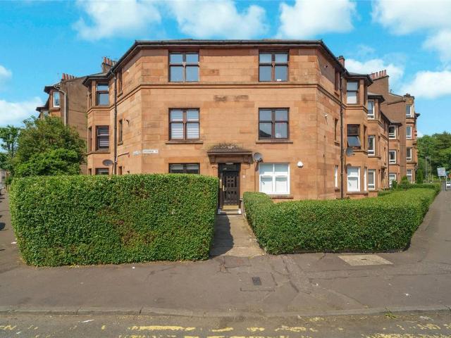 Flat for sale in Battlefield, Scotland