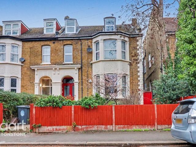 Flat for sale in Leytonstone, Greater London