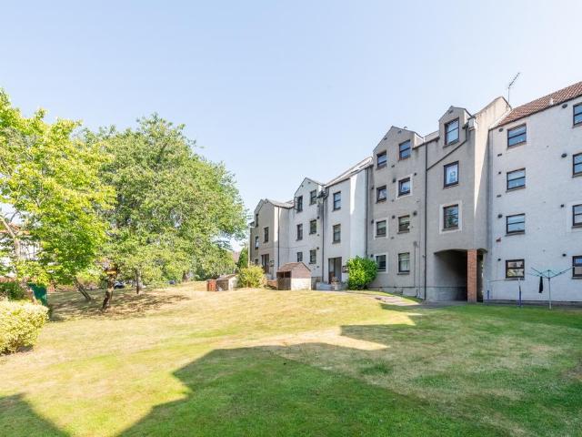 Flat for sale in Ballindoch, Scotland