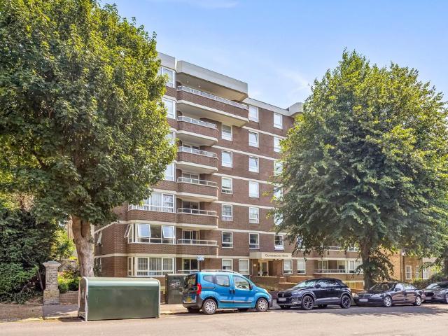 Flat for sale in Aldrington