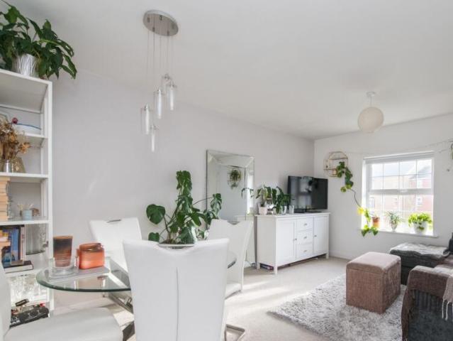 Flat for sale in Eastmoor, West Yorkshire