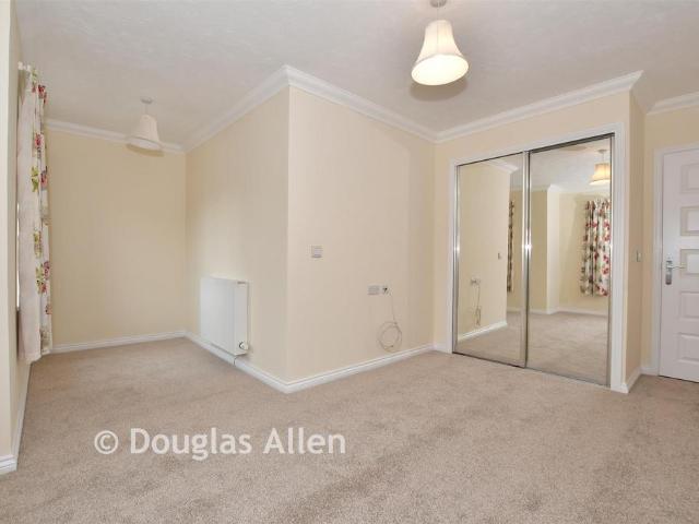 Flat for sale in Epping, Essex