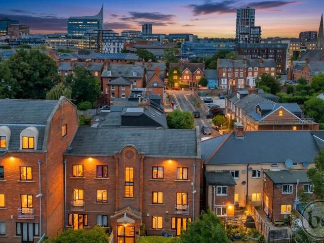 Flat for sale in Newtown, Reading