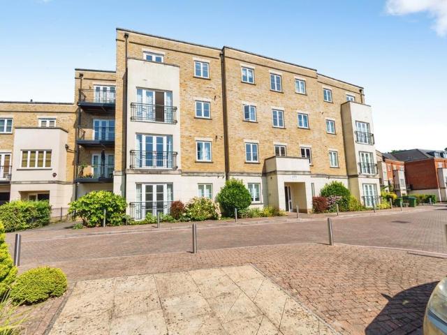 Flat for sale in Bassett, City Of Southampton