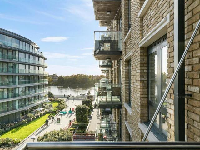 Flat for sale in Hammersmith, Greater London