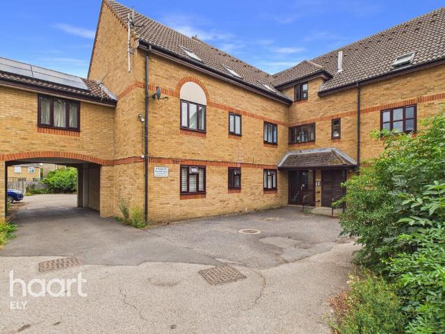Flat for sale in Barway, Cambridgeshire