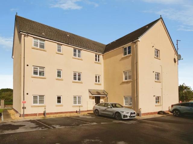 Flat for sale in Llangyndeyrn, Carway