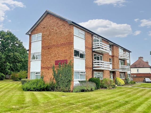 Flat for sale in Walmley, Sutton Coldfield