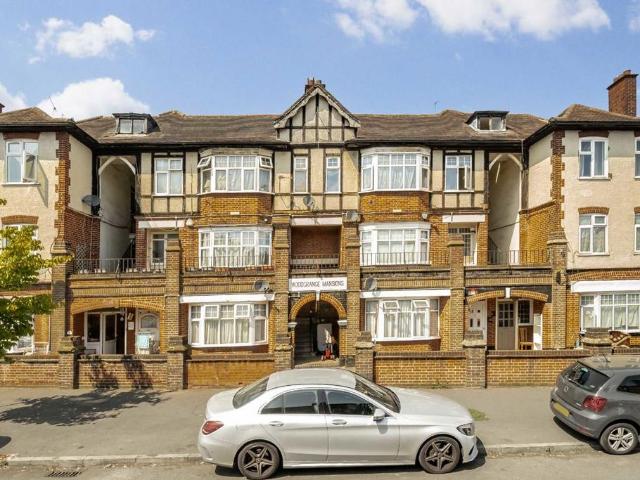 Flat for sale in Preston, Greater London