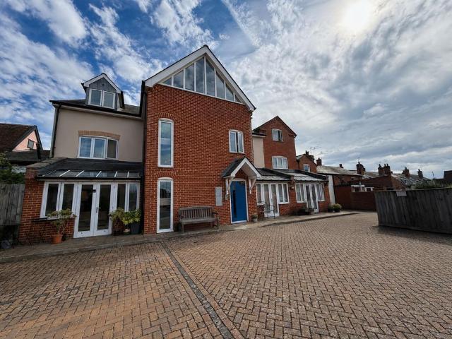 Flat for sale in Bedingfield, Suffolk