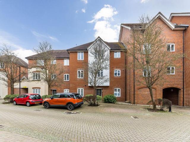 Flat for sale in Dromore, Oxfordshire