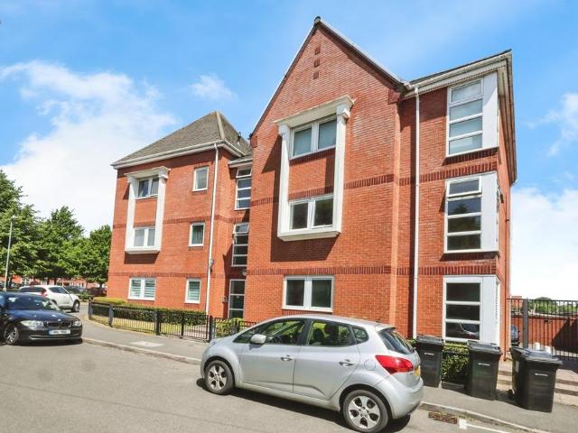 Flat for sale in Turves Green, West Midlands