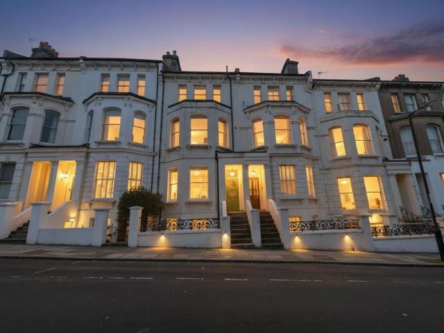 Flat for sale in Round Hill, Brighton & Hove